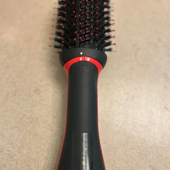 Revlon dryer Hair Brush - Picture 5 of 8